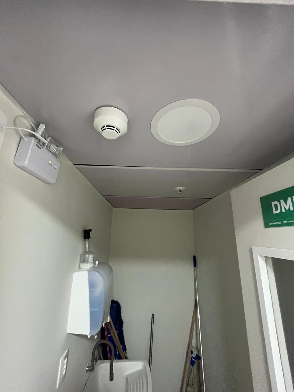 ILUMINAÇÃO DE EMERGÊNCIA E DETECTOR DE FUMAÇA - UNISUAM BANGU